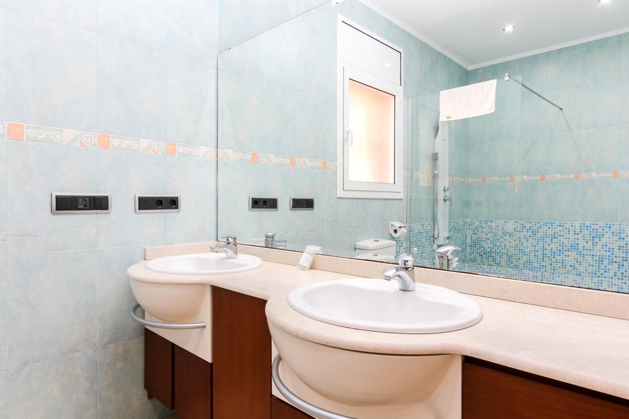Villa Serena يوريت دي مار المظهر الخارجي الصورة